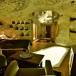 Hotel Harman Cave