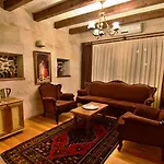 Harman Cave Hotel