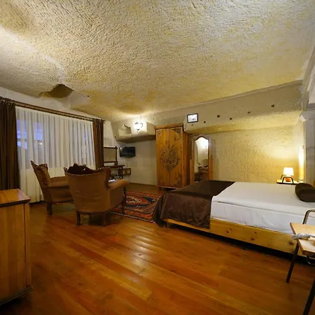 Harman Cave Hotel 3*