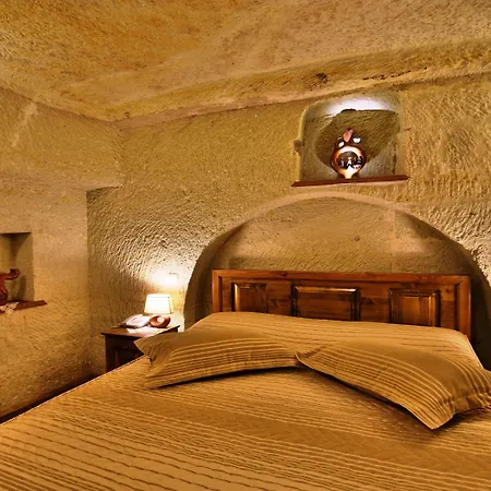Harman Cave 3*
