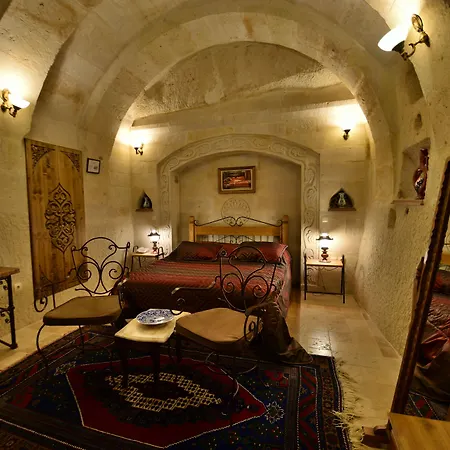 Harman Cave Hotel 3*