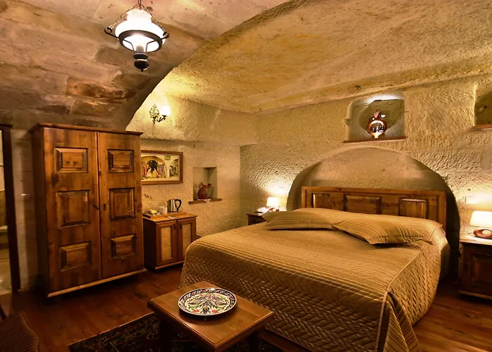 Harman Cave Hotel 3*